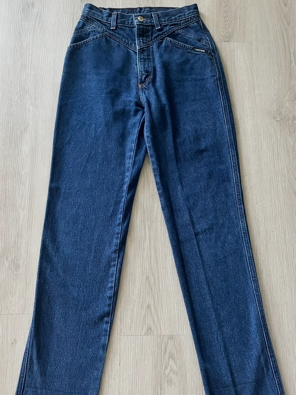 High-Rise Straight Leg Jeans in Dark Blue - Rockies